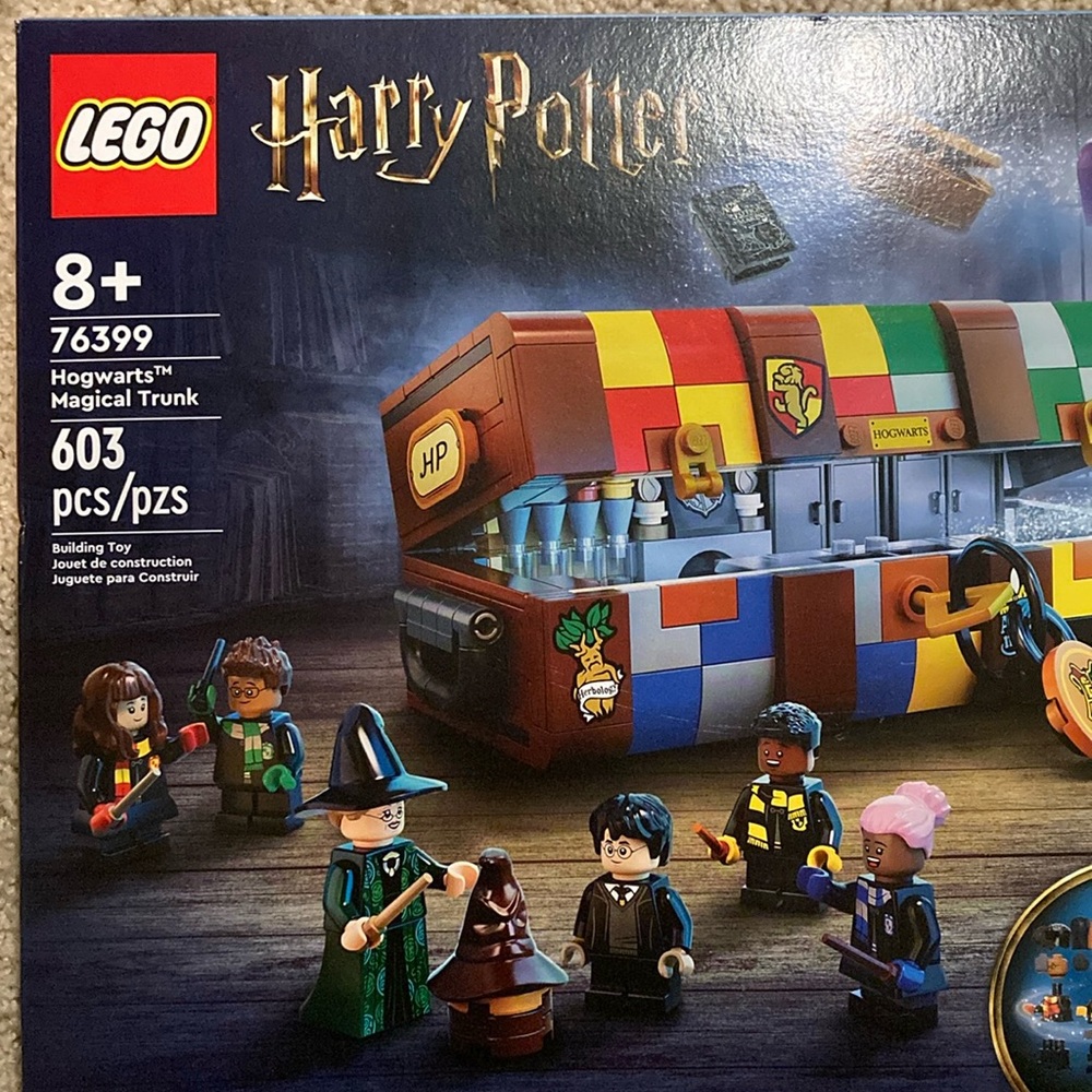 Lego Harry Potter Wizarding World Hogwarts Magical Trunk Set 76399 - Picture 10 of 16